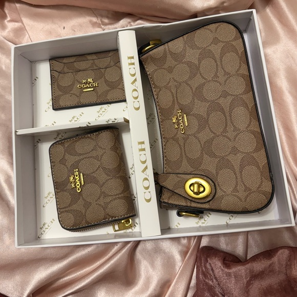 Coach Purse Set - Picture 3 of 3